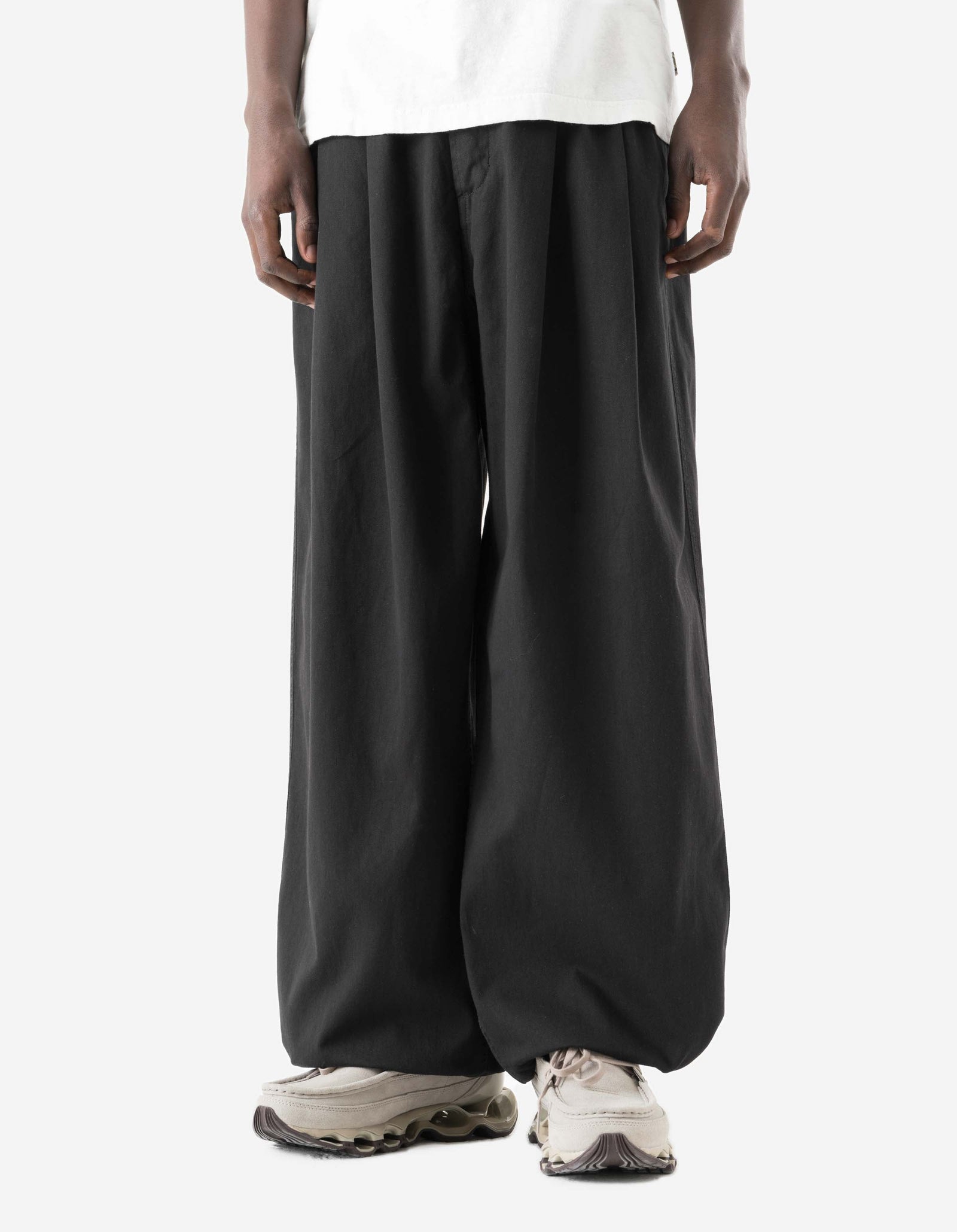 7589 Maha Loose Pleated Pants Black
