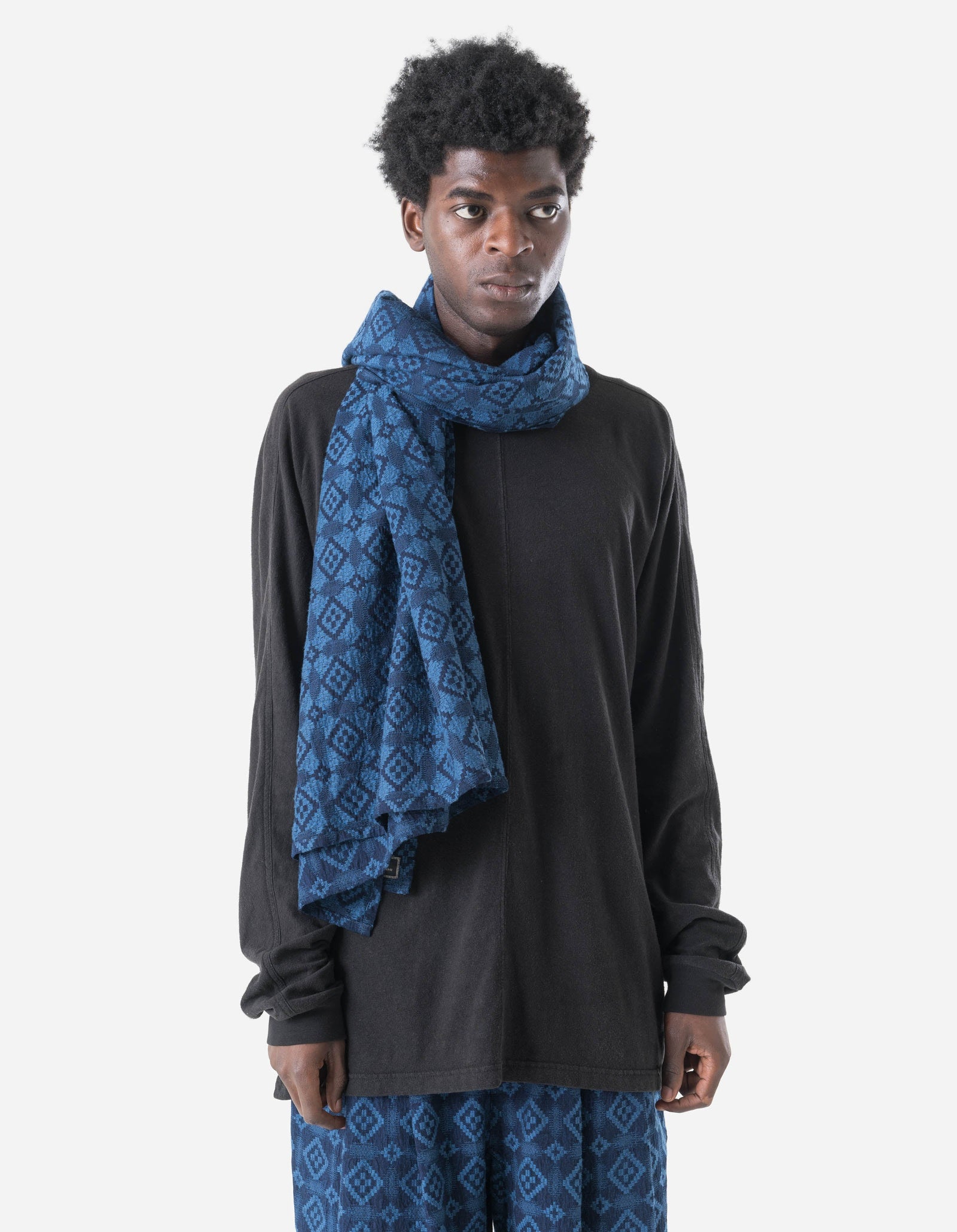 7568 Komon Aizome Oversized Scarf Aizome Blue