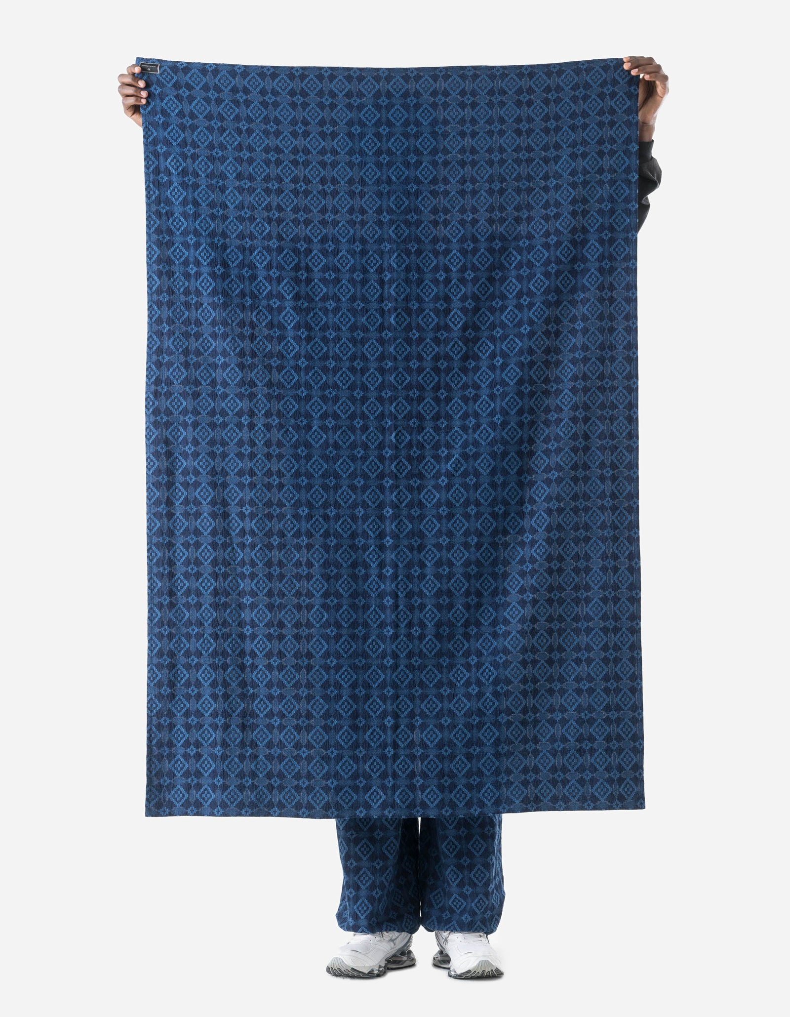 7568 Komon Aizome Oversized Scarf Aizome Blue
