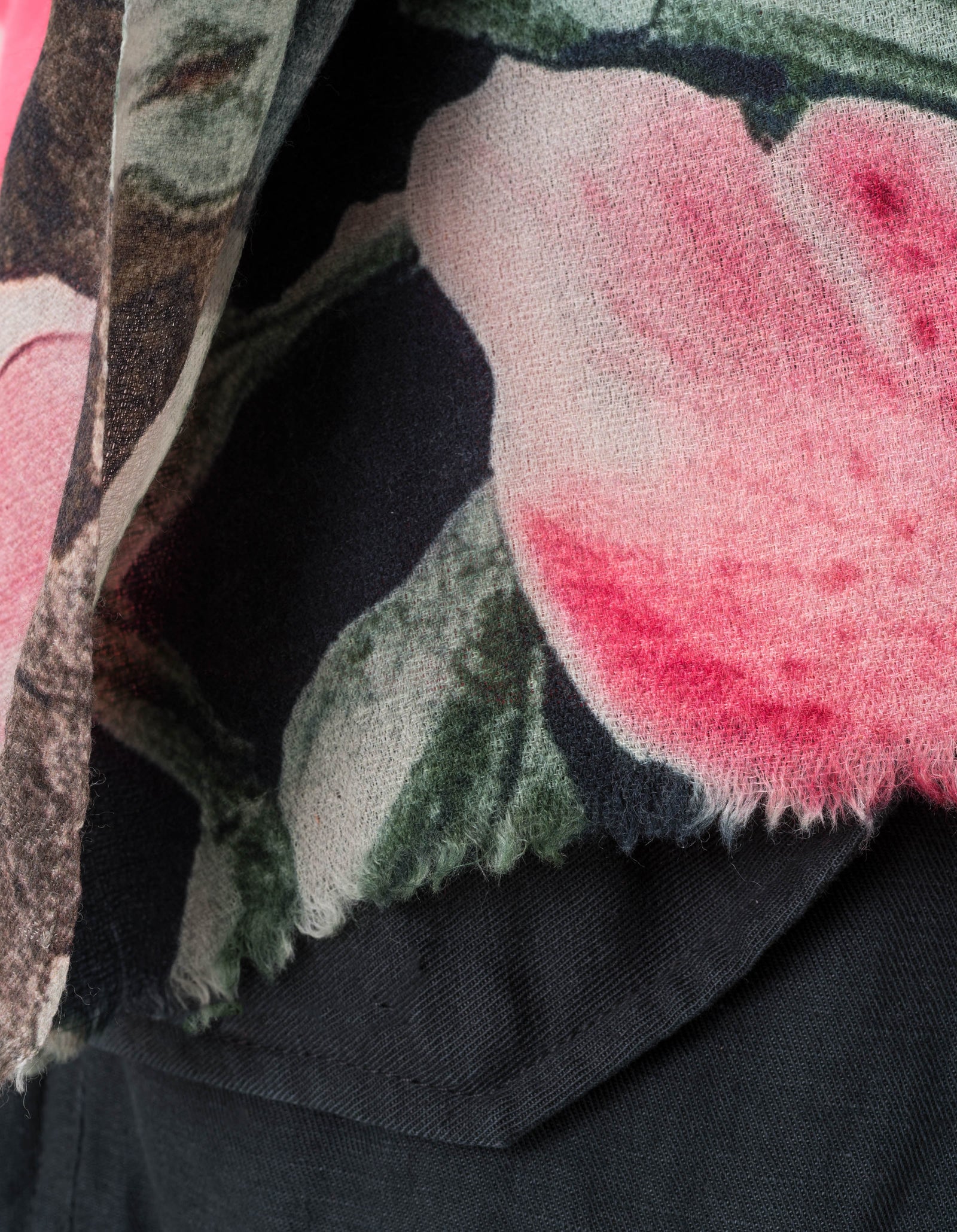7583 Orchid Mantis Pashmina Navy