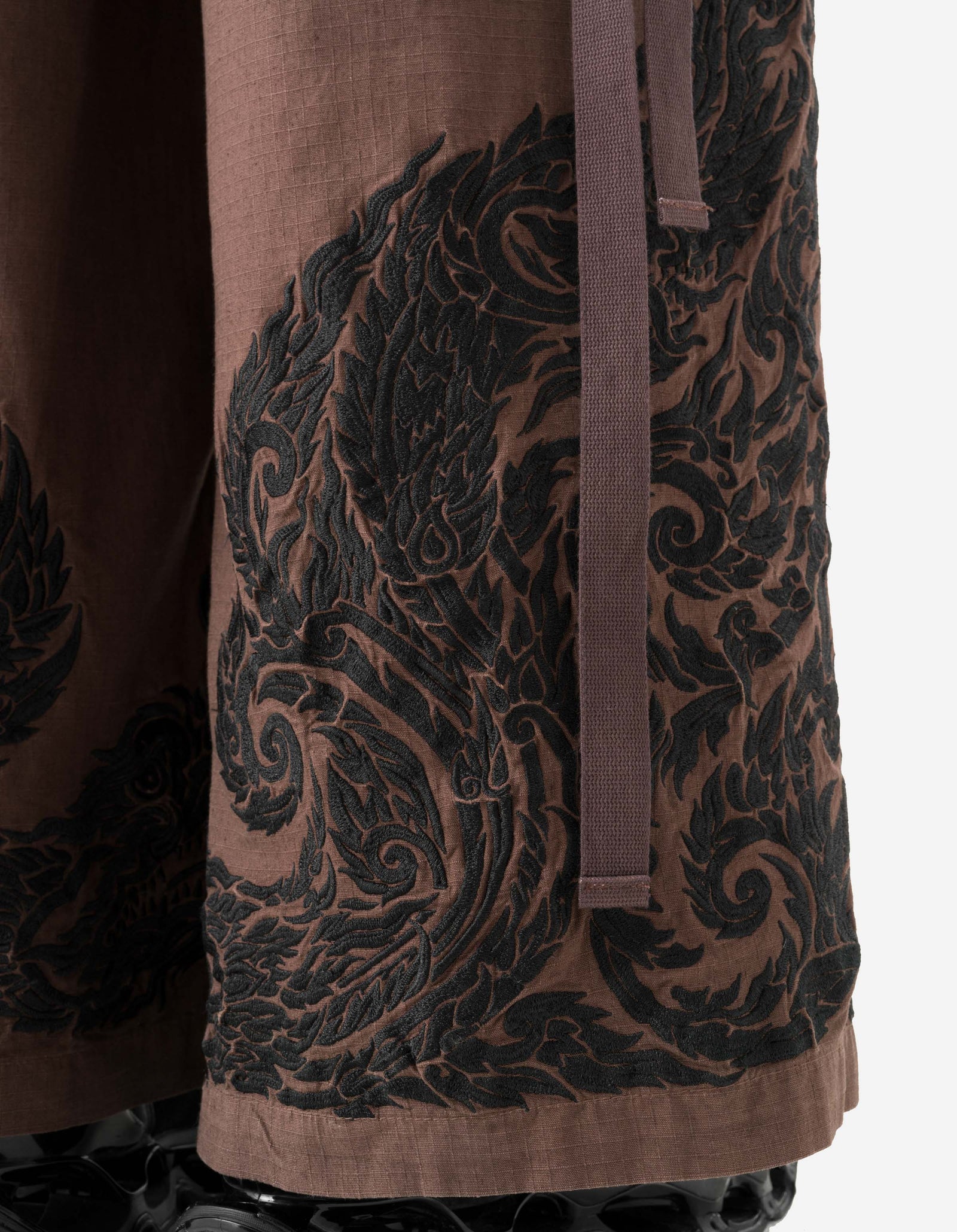 7688 Thai Temple Cropped Hakama Earth Brown