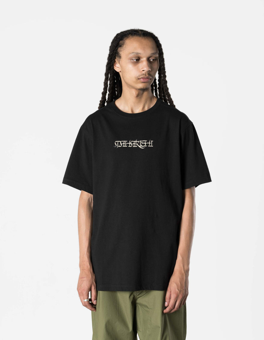 7551 Maha Script T-Shirt Black