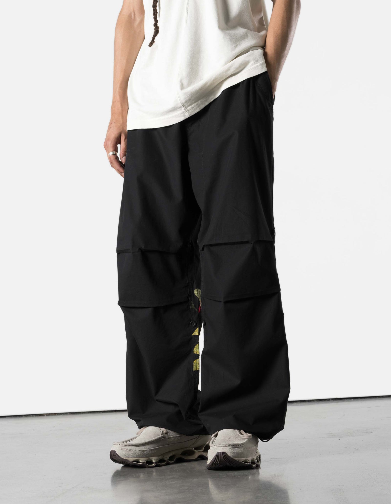 7557 7 Star Mantis Loose Snopants Black