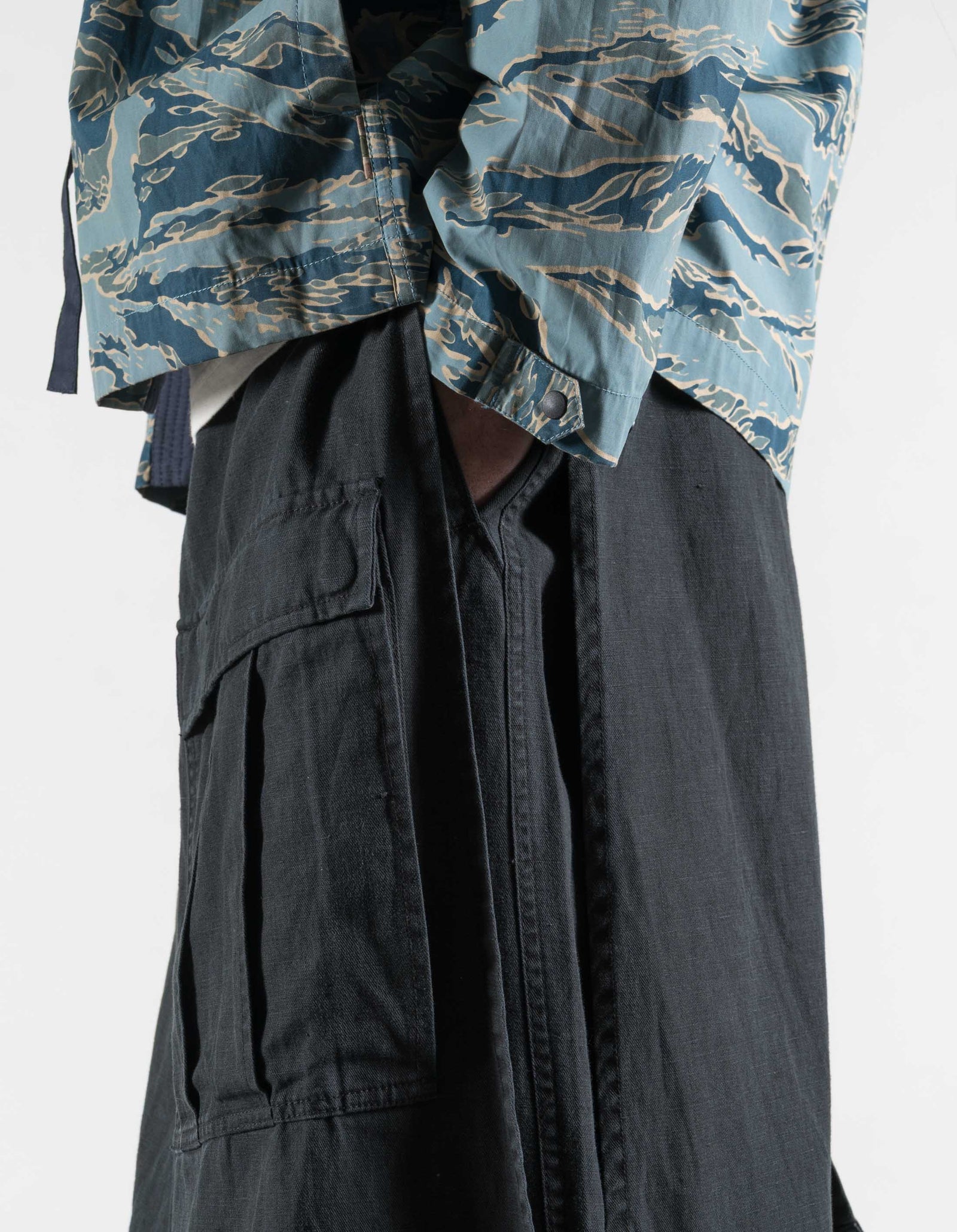 7398 WR Asym Cargo Hakama Pants Black