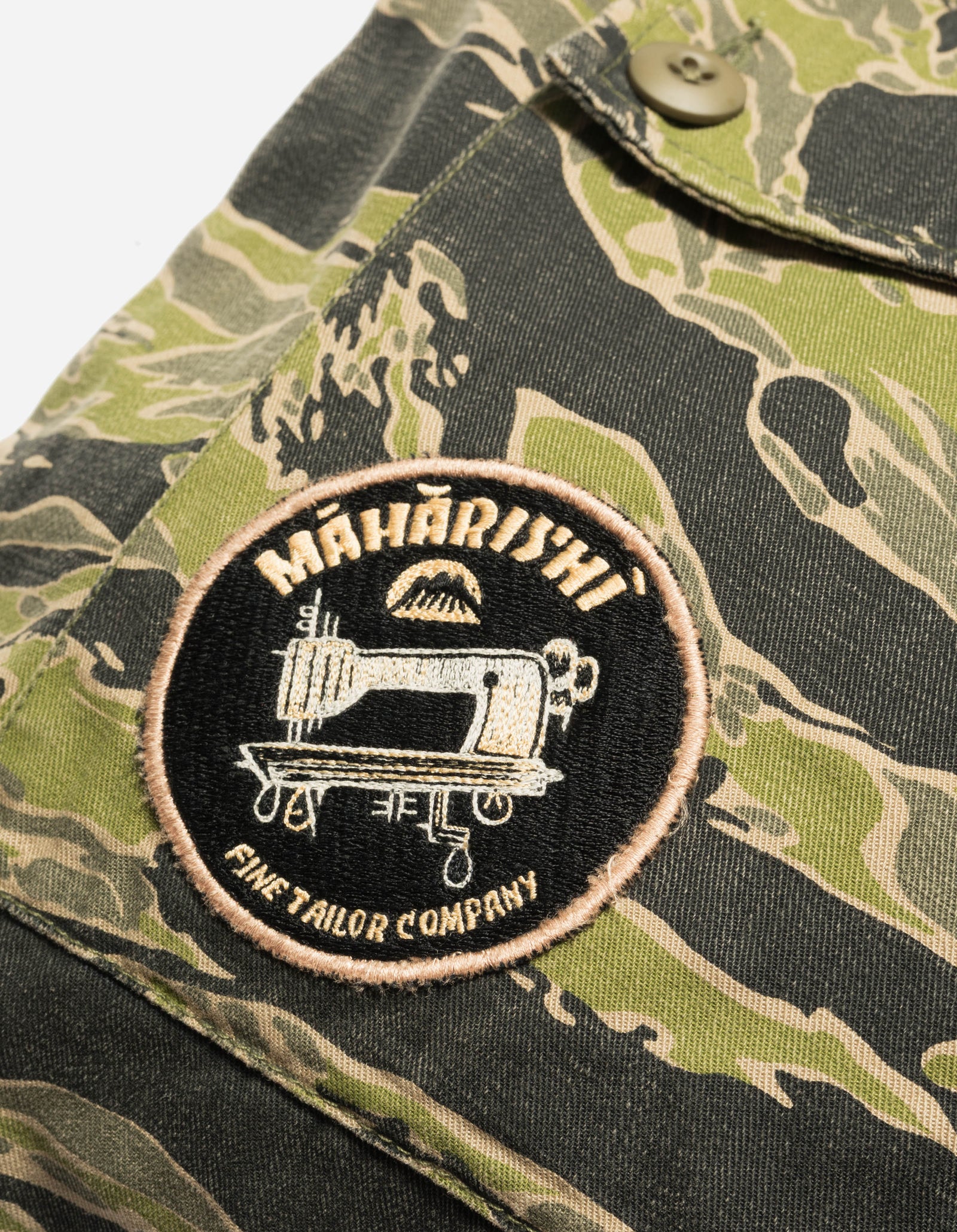 7267 Camp Hardy Okinawa Sling Bag John Wayne Colourway