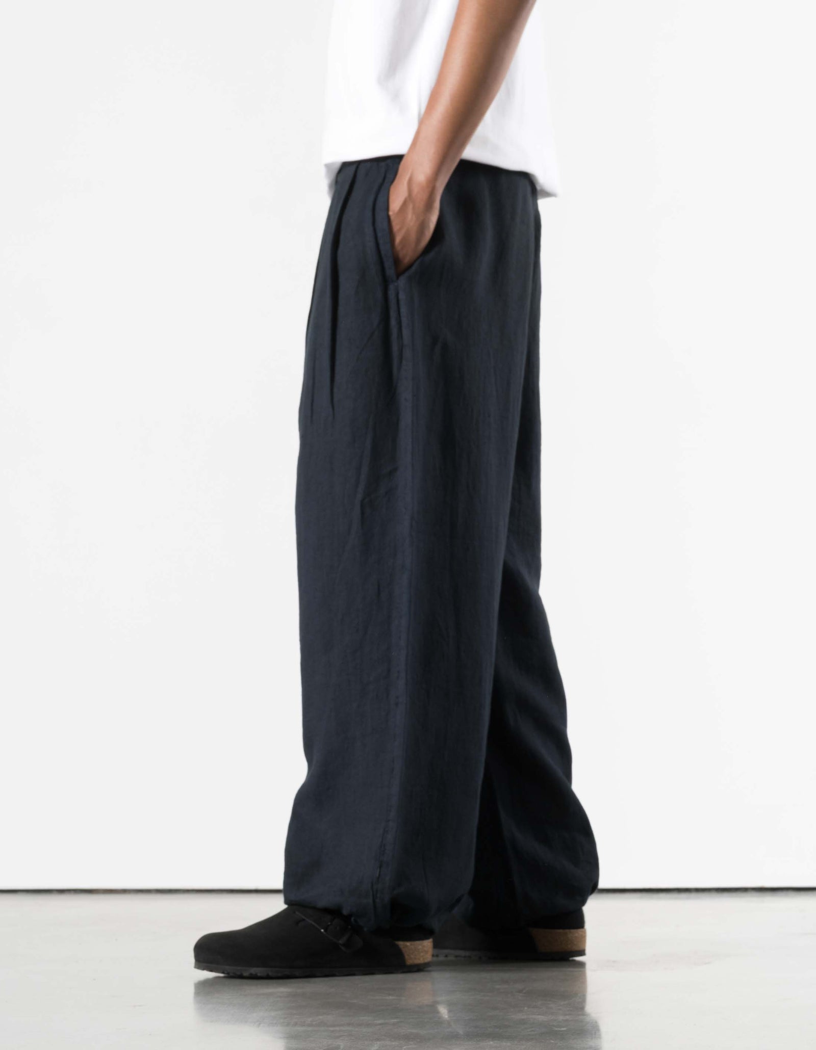 7312 Maha Asym Linen Pleated Pants Navy