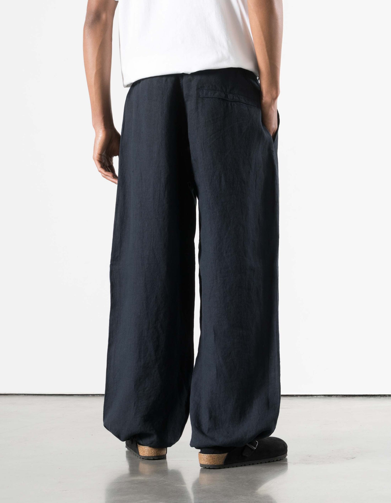 7312 Maha Asym Linen Pleated Pants Navy